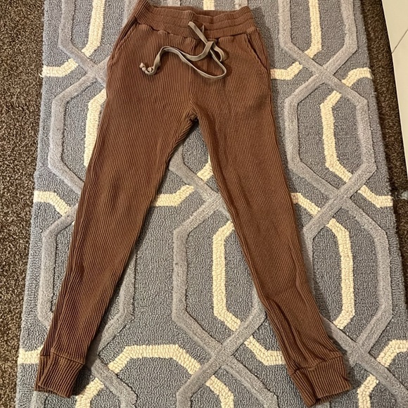 Brown waffle knit jogger set - Picture 7 of 17